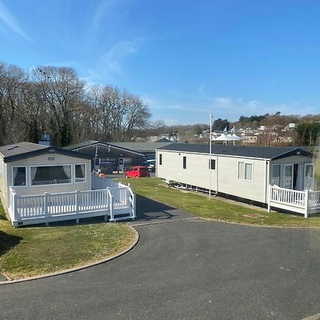 Whitecliff Bay Holiday Park - Most Popular Location Near Pools, Clubs And Beach Бембридж Екстериор снимка
