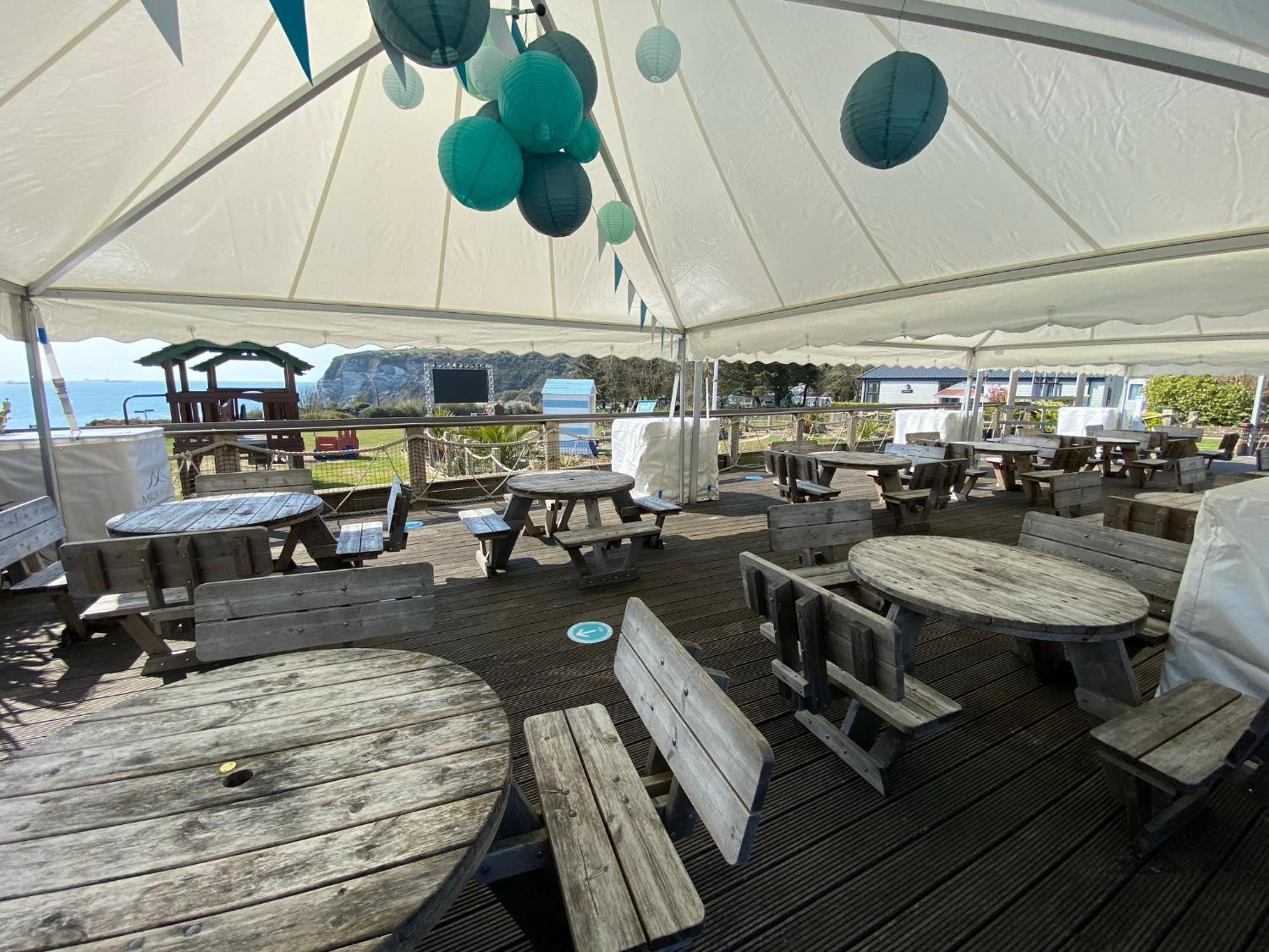 Whitecliff Bay Holiday Park - Most Popular Location Near Pools, Clubs And Beach Бембридж Екстериор снимка
