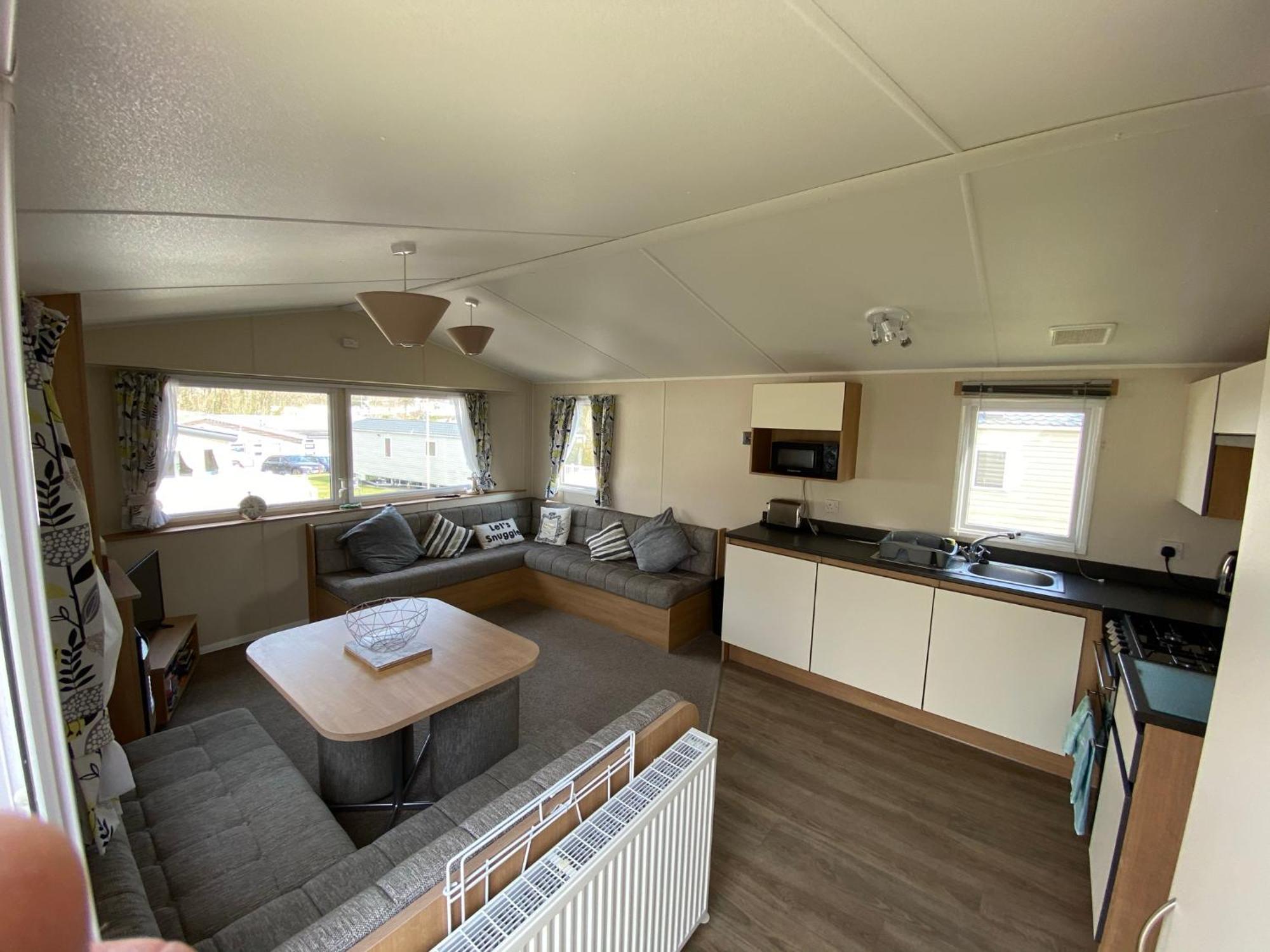 Whitecliff Bay Holiday Park - Most Popular Location Near Pools, Clubs And Beach Бембридж Екстериор снимка