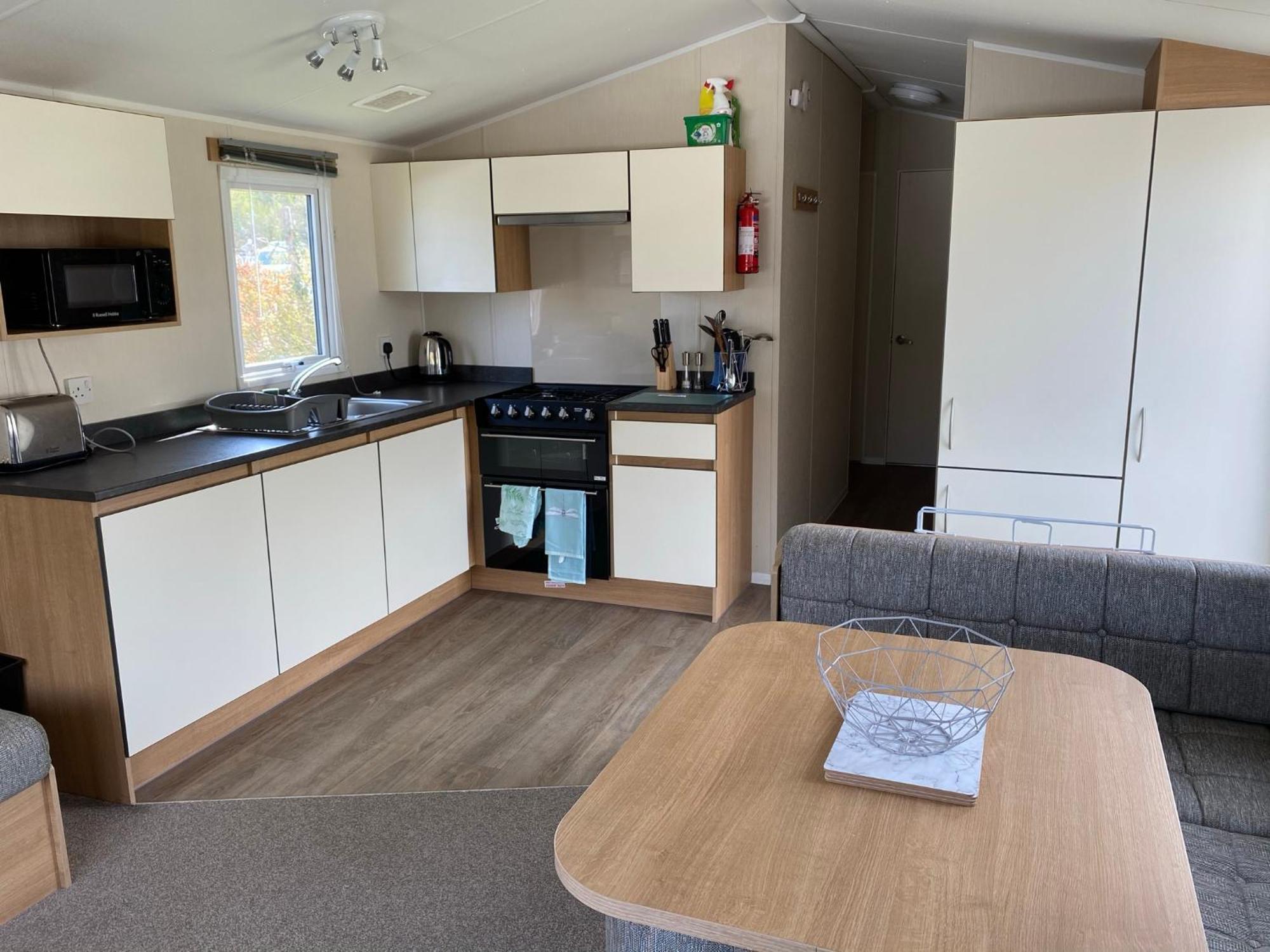 Whitecliff Bay Holiday Park - Most Popular Location Near Pools, Clubs And Beach Бембридж Екстериор снимка