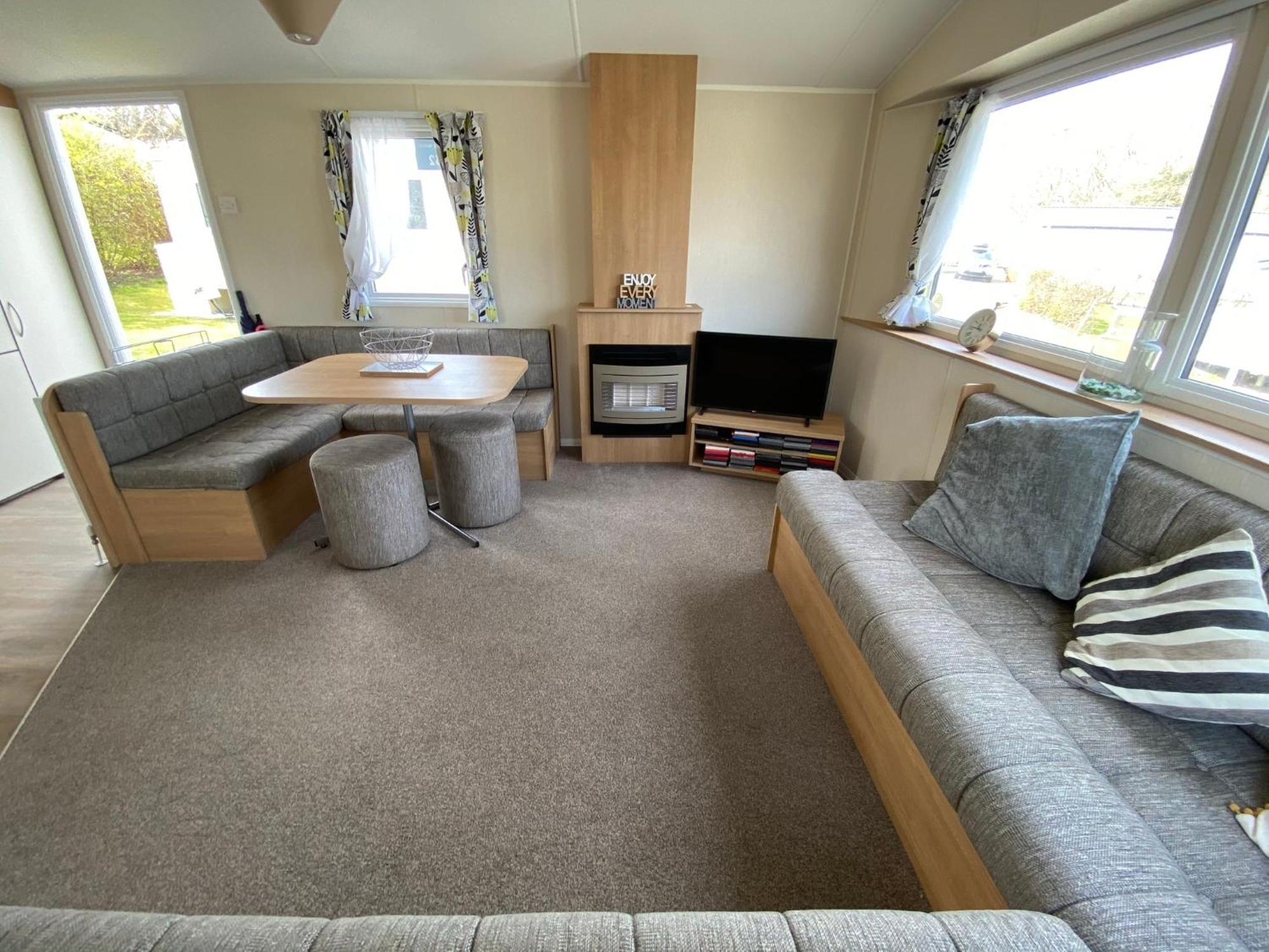 Whitecliff Bay Holiday Park - Most Popular Location Near Pools, Clubs And Beach Бембридж Екстериор снимка
